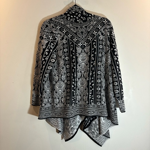 CHICO’S Sz 2 Bandana Print Pattern Asymmetrical Open Front Long Sleeve Cardigan - Picture 8 of 10